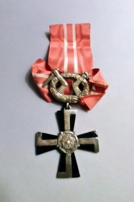 VAPAUDENRISTI 1939, 4 LUOKKA MIEKKOJEN KERA