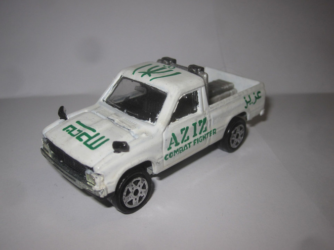 AZIZ Combat Fighter Toyota Hilux - Majorette - Kummeli