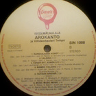 ISKELMÄLAULAJA AROKANTO JA VIIHDEORKESTERI TEMPO ::  LP 1983 - pikkukuva 4