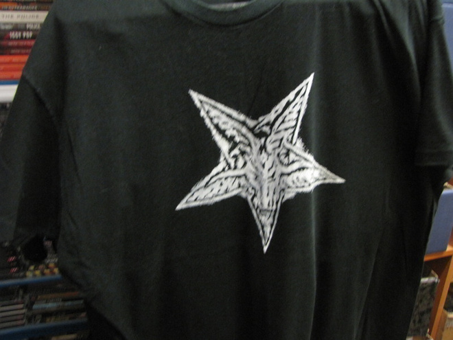 PENTAGRAMMI VUOHENPÄÄ T-PAITA KOKO XL