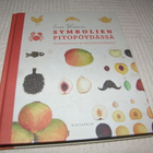 Liisa Väisänen Symbolien pitopöydässä - pikkukuva 1