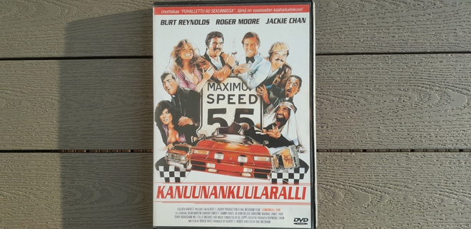 DVD: Kanuunakuularalli (Burt Reynolds, Roger Moore 1980/2002