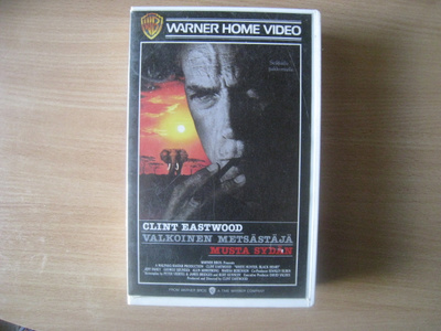 VALKOINEN METSÄSTÄJÄ MUSTA SYDÄN (VHS/FIX)