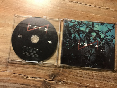 Sara . Yhtenä iltana CDS single