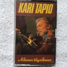 Kari Tapio – Aikaan Täysikuun C-KASETTI - pikkukuva 1