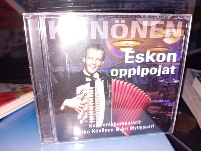 CD Marko Könönen & Ari Myllysaari : Eskon oppipojat ( SIS PS