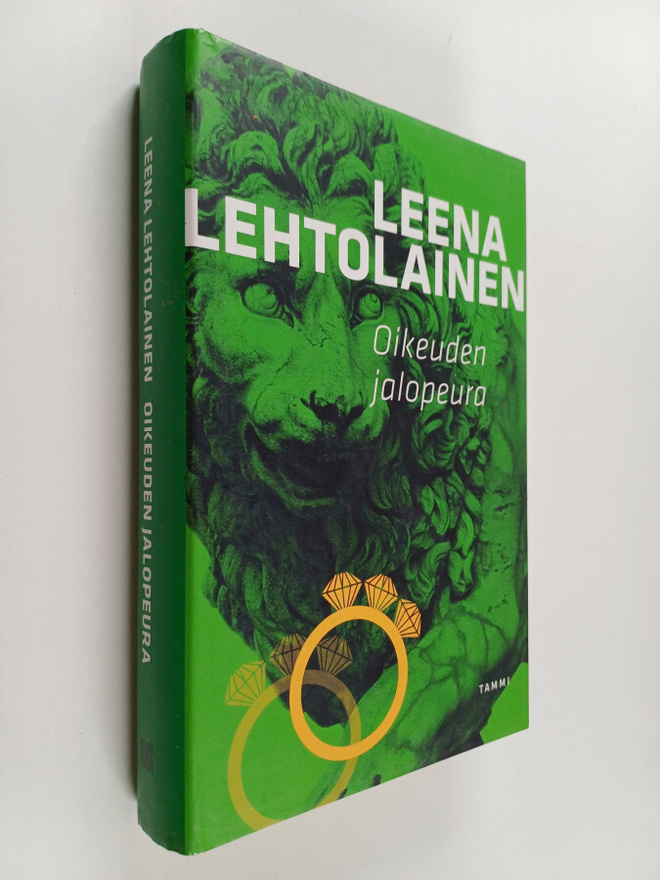 Leena Lehtolainen : Oikeuden jalopeura