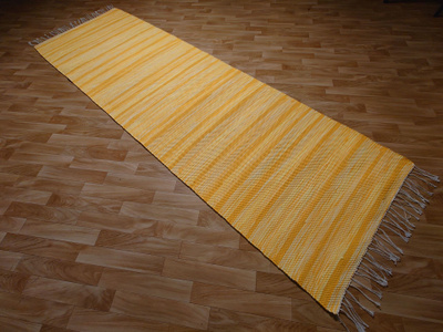 Hieno sävytetty keltainen matto 240x75cm