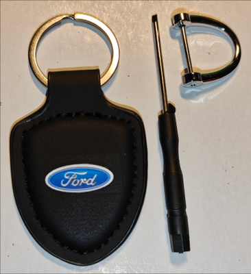 Pieni nahkainen musta Ford avaimenperä #31724