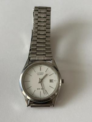 Miesten kellot Citizen Quartz WR-100 made in Japan.