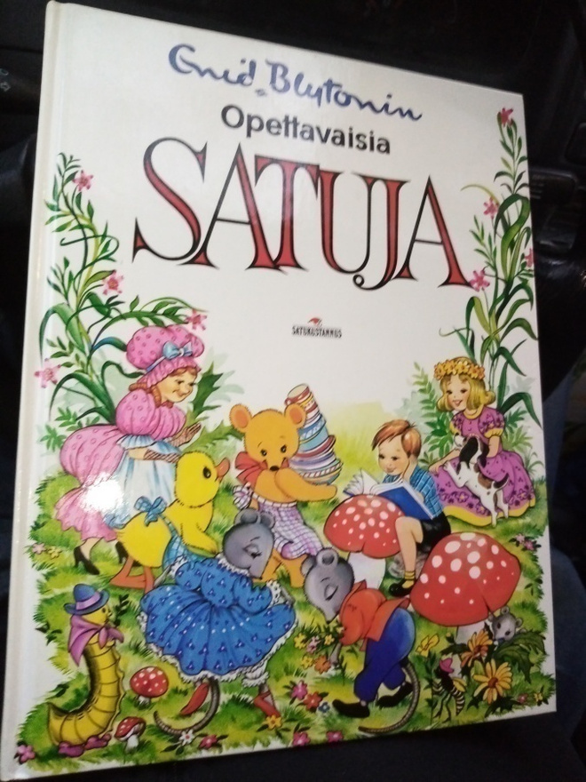 ENID BLYTON OPETTAVAISIA SATUJA ( SIS POSTIKULU  )