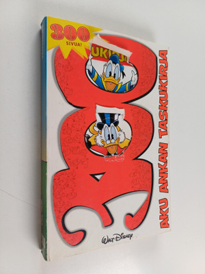 Walt Disney : Kolmesataa