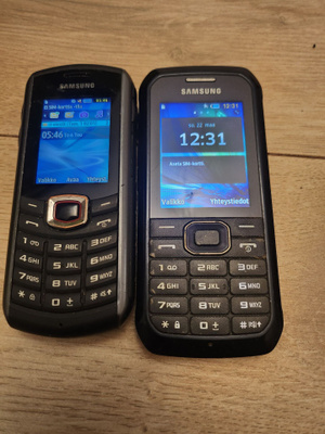 2kpl Samsung puhelinta