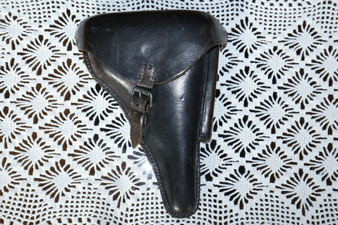 Saksalainen parabellumpistoolin kotelo 1917.
