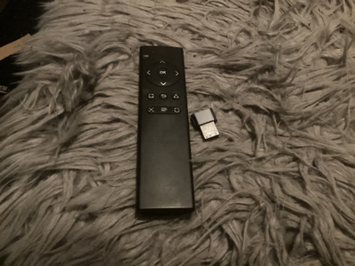 PS4 mediakaukosäädin + USB-vastaanotin – toimii myös PS5:llä