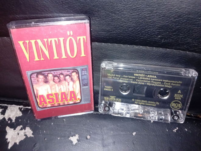 C-kasetti Vintiöt : Asiaa  ( SIS POSTIKULU )