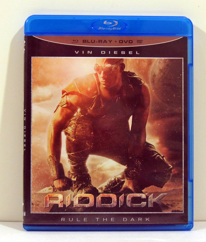 Riddick rule the dark (blu-ray ja dvd)