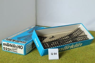 #Q64 Märklin Käsivaihdepari 5221 + laatikko