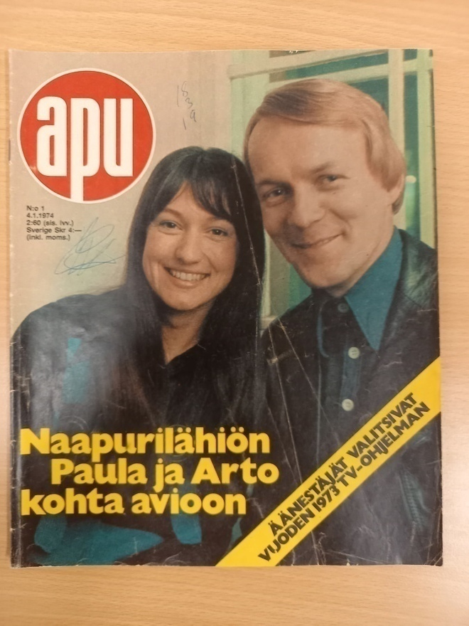 Apu 1/1974, paperinukke Monica suksilla