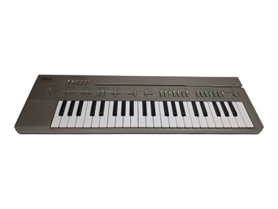 Kosketinsoitin (Yamaha PortaSound PC-100)