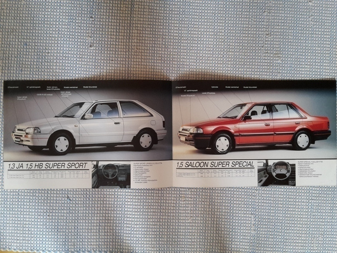 Mazda 323 erikoismallit -esite, 1988