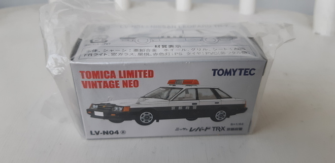 Nissan Leopard TR-X poliisi-auto Tomica limited vintage