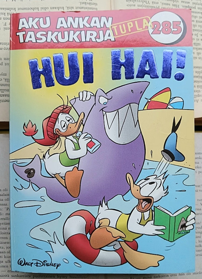 Aku Ankan taskukirja • tupla 285: Hui hai!