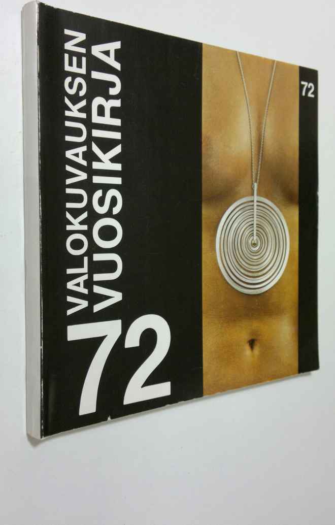 Kyösti (toim.) Salojärvi : Valokuvauksen vuosikirja 72