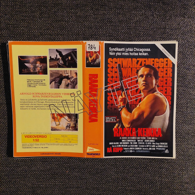Raaka keikka Vhs kansipaperi
