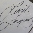 LINDA LAMPENIUS TAULU NIMMARILLA (w) - pikkukuva 2