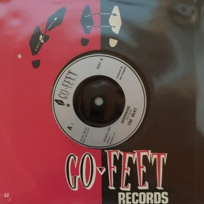 Beat - Drowning / All Out To Get You 7" Vinyyli