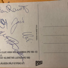 Yö-yhtyeen nimikirjoitukset postikortissa - pikkukuva 1