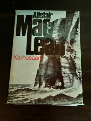 Alistair MacLean : Karhusaari