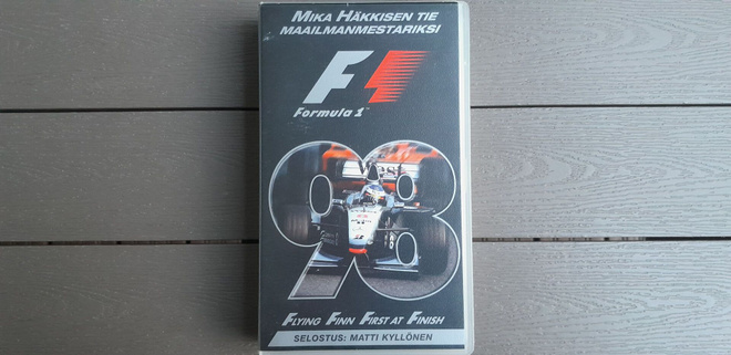 VHS: Mika Häkkisen Tie Maailmanmestariksi Formula 1 998