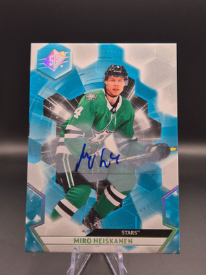 2020-21 Upper Deck SPx Miro Heiskanen Auto #44