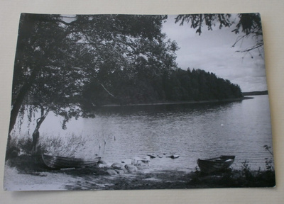 Karjalohja, rantanäkymä, vene, valokuvapk, ei p.