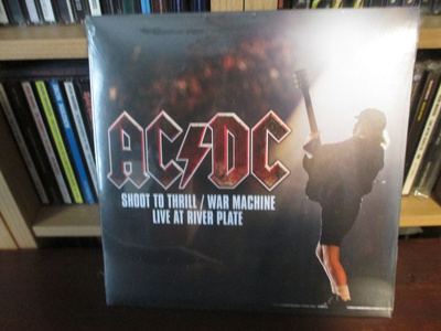 AC/DC:SHOOT TO THRILL/WAR MACHINE 7"