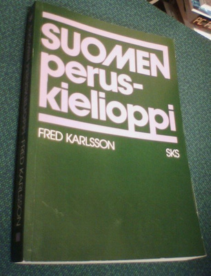 Fred Karlsson: SUOMEN PERUSKIELIOPPI (3p.2006) Sis.postikulu