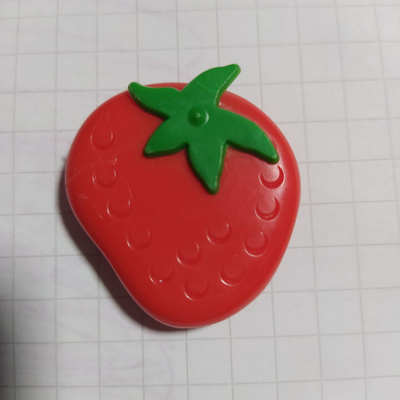 Jääkaappimagneetti mansikka