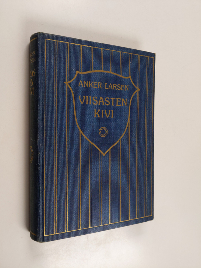 J. Anker-Larsen : Viisasten kivi