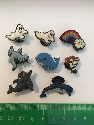 crocs kenkäkorut 8 kpl /setti = 2€