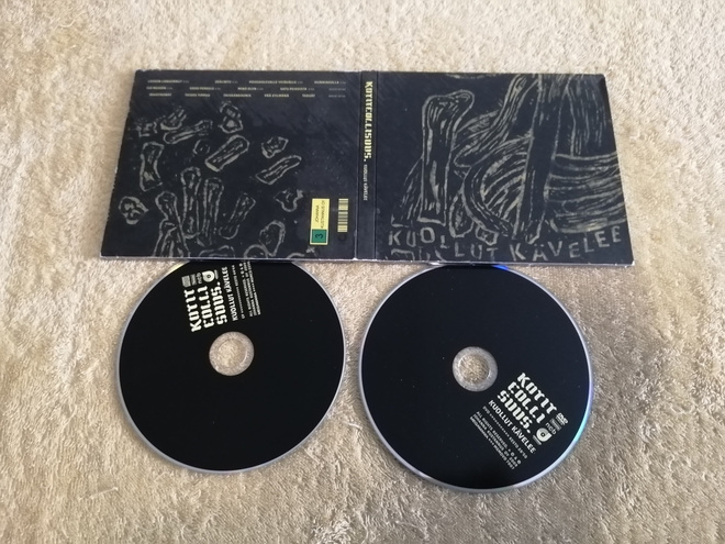 KOTITEOLLISUUS - Kuollut kävelee CD/DVD