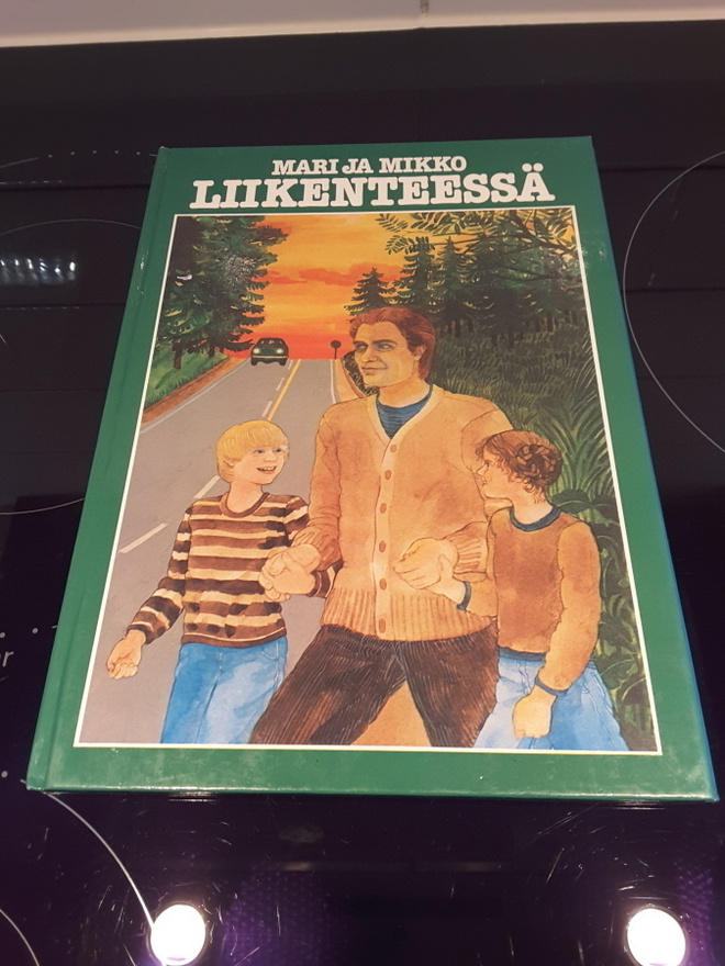 Tenavakerho Mari ja Mikko Liikenteessä