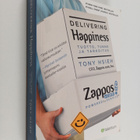Tony Hsieh : Delivering happiness : Tuotto, tunne ja tark... - pikkukuva 1