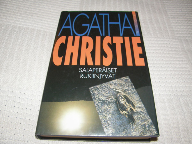 Agatha Christie Salaperäiset rukiinjyvät  -sid
