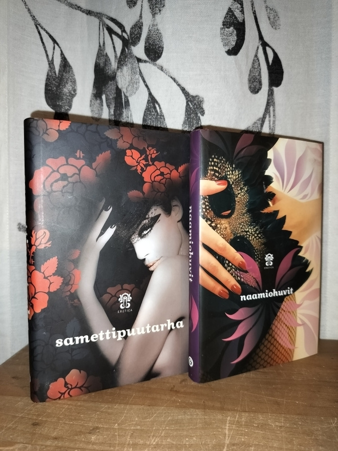 Samettipuutarha & Naamiohuvit - Erotica - 1.p.2011