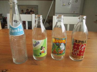 Apsi Go Go, mikki, muumi ja fanta pullot