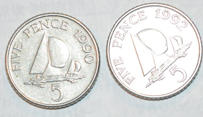 2kpl 5 Pence Guernseyn saarilta - Bailiwick of Guernsey