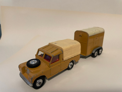 Corgi Toys Land Rover with Pony Trailer leluauto 60-luvulta