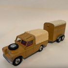 Corgi Toys Land Rover with Pony Trailer leluauto 60-luvulta - pikkukuva 1